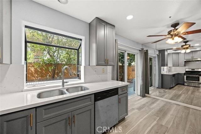 Building Photo - 319 California St