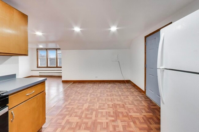 Building Photo - 5150 W Carmen Ave