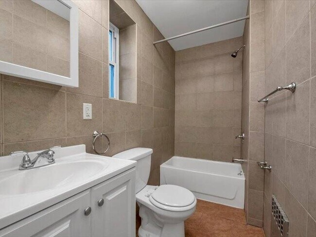 Building Photo - 2741 Stillwell Ave