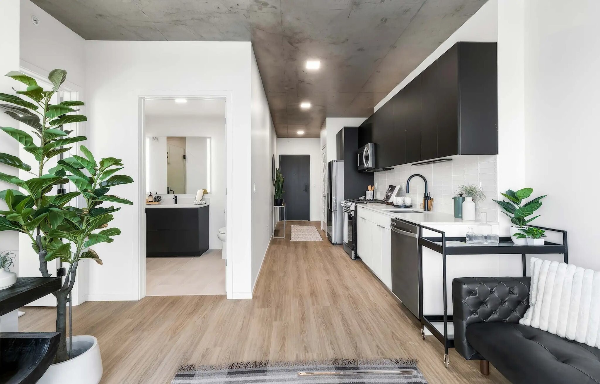 Building Photo - 1299 W Fulton Market