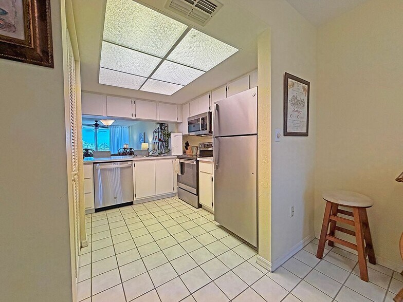 Building Photo - 15161 Cedarwood Ln