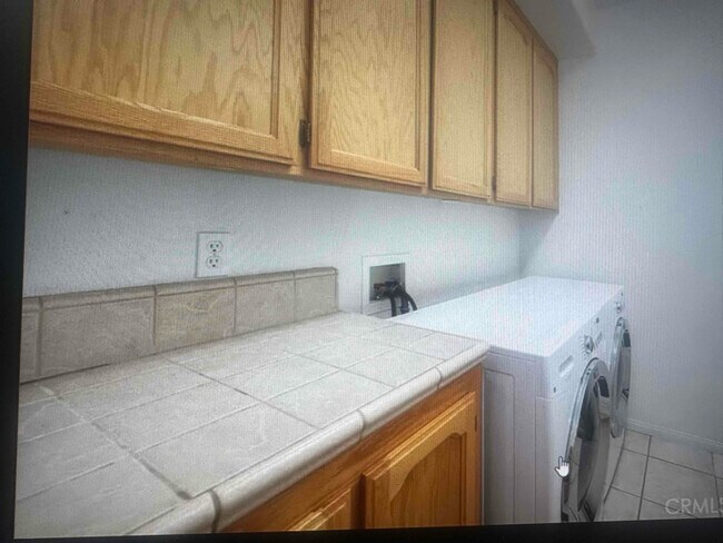 Building Photo - 7874 Paisley Ave