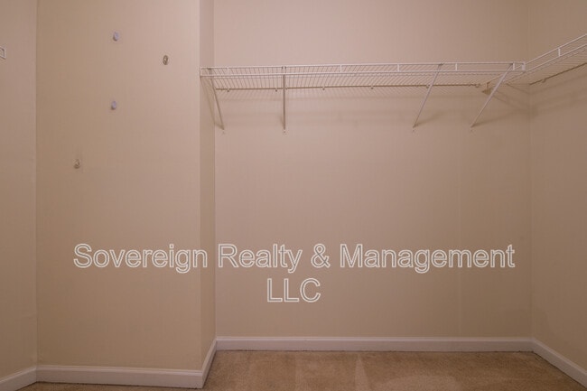 Building Photo - 3716 Harvest Dr