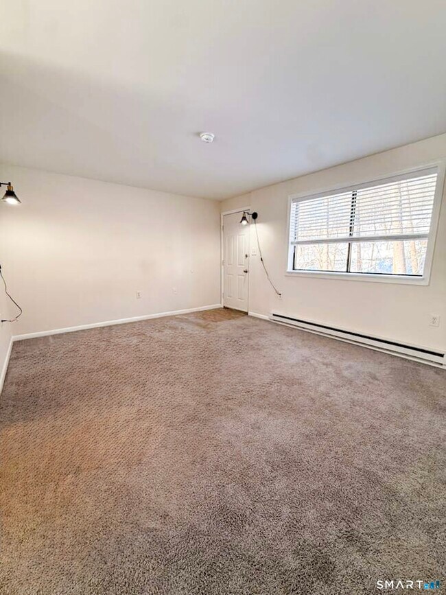 Building Photo - 39 Horton Hill Rd