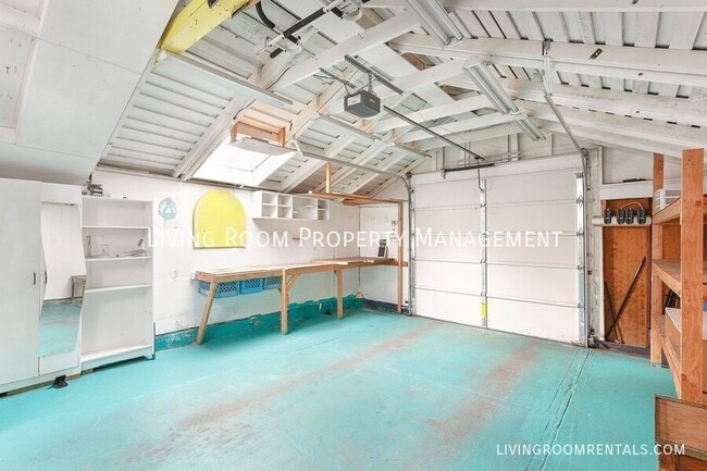 Building Photo - 4503 SE 67th Ave