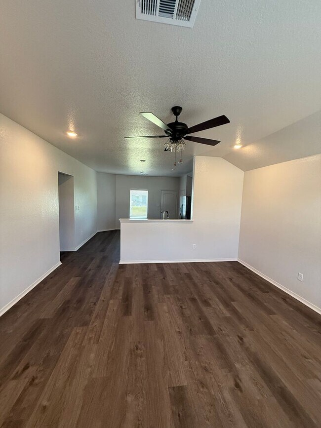 Building Photo - *Rent FREE until May1!* BRAND NEW Three Bedroom | Two Bathroom Home in Vilonia