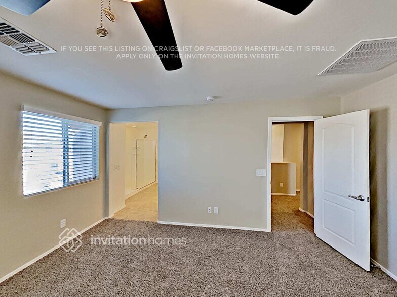 Building Photo - 3331 E Russell St