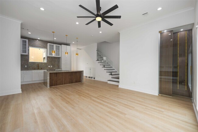 Building Photo - 1413 Stanford St