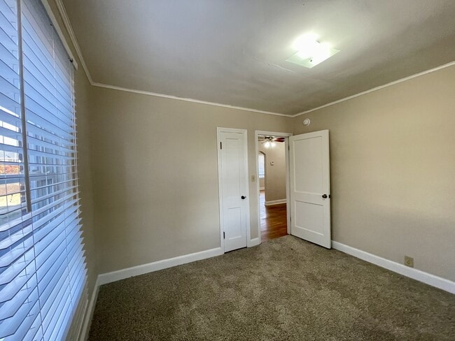 Building Photo - 2421 Old Forest Rd