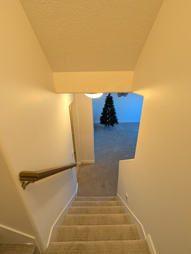 Building Photo - Beautiful 3 Bedroom Condo for Rent in Draper