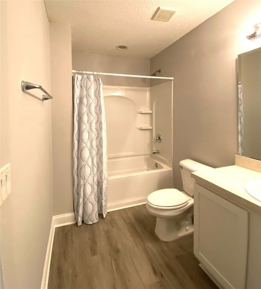 Building Photo - 86069 Pineview Dr