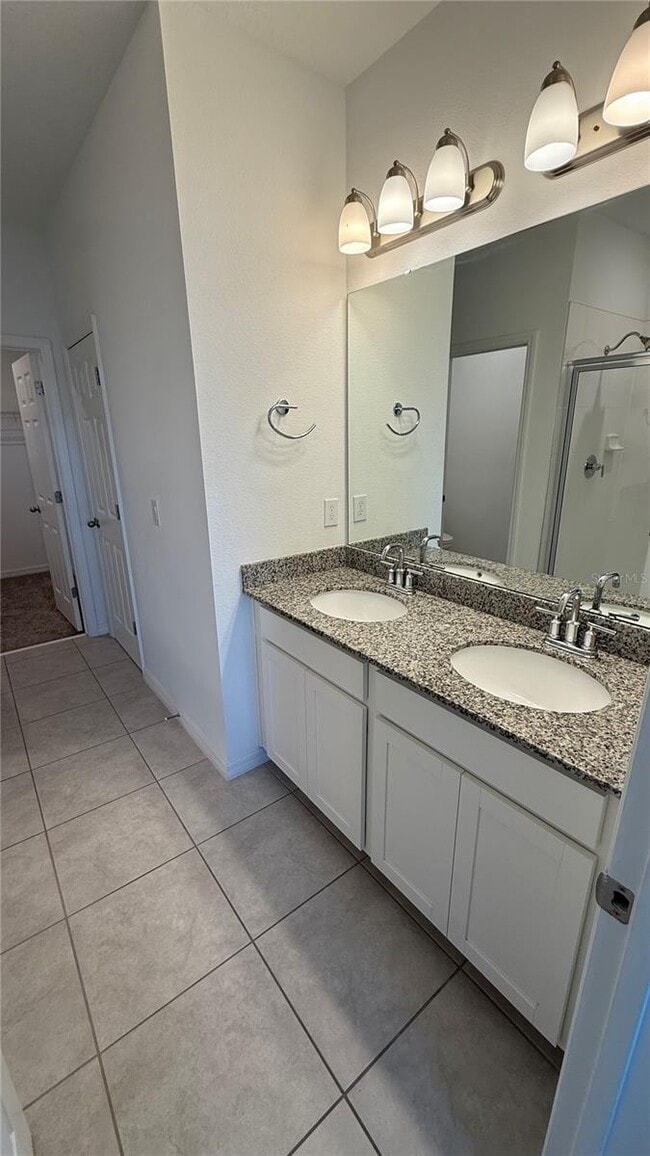 Building Photo - 15619 Willow Arbor Cir