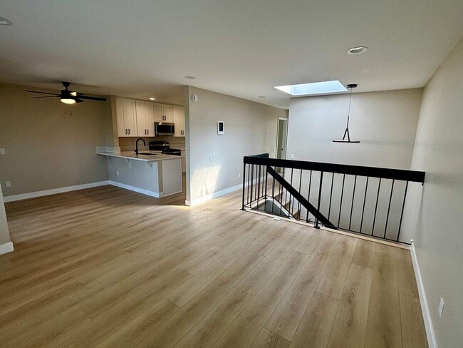Building Photo - Remodeled 3 bed 2 bath townhome in Friars ...