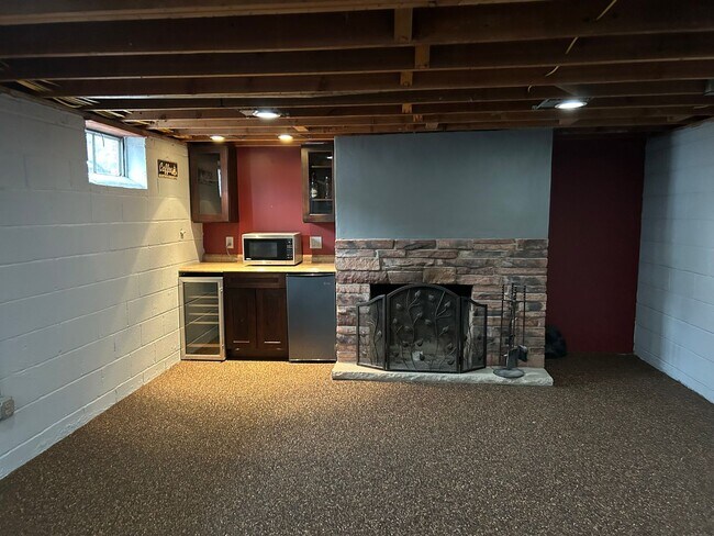 Building Photo - Brick Ranch for Rent in Mayfield HTS walking distance to Golden Gate Plaza