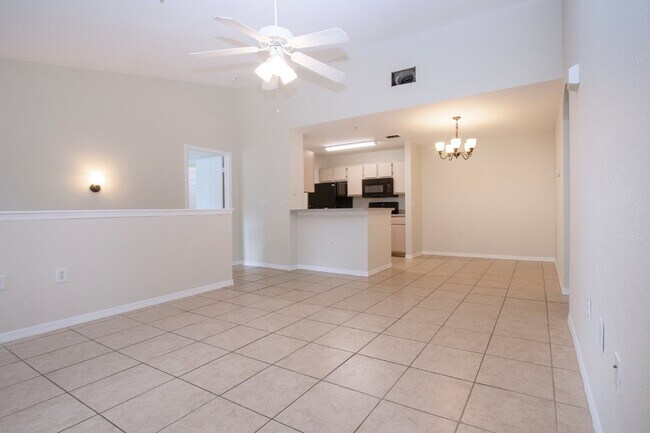 Building Photo - 2 Bedroom Condo W/ Garage in Lakewood Ranch