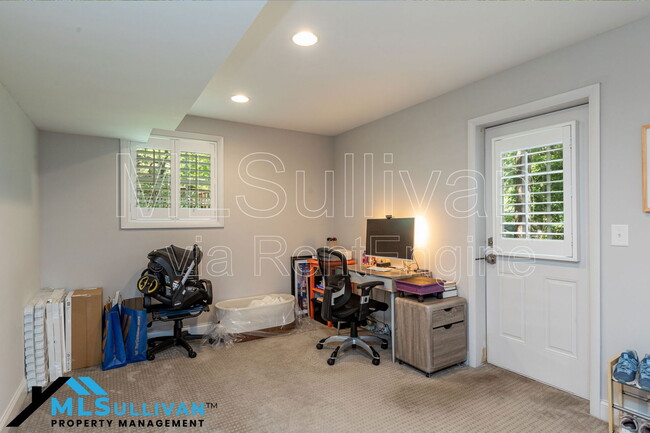 Building Photo - 4500 Lakemont Dr