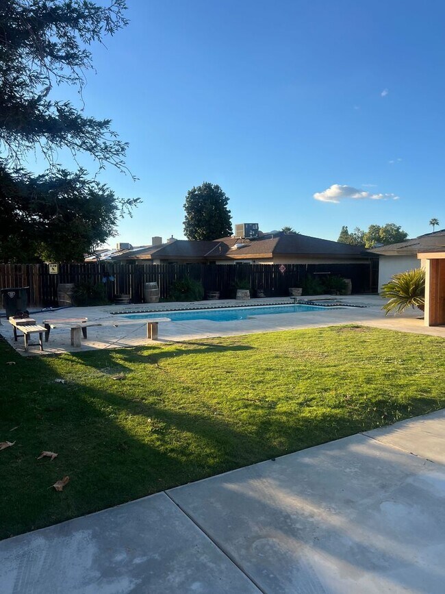 Building Photo - Available Now - Charming Home for Rent
