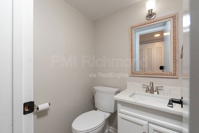 Building Photo - 1617 Congressional Ct
