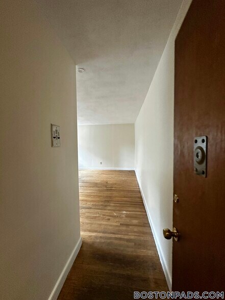 Building Photo - 10 Armington St