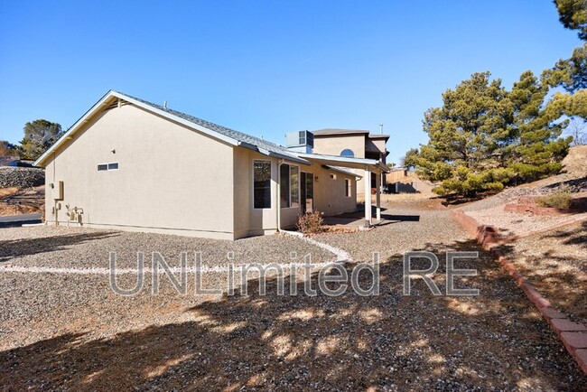 Building Photo - 8960 E Volcano Dr