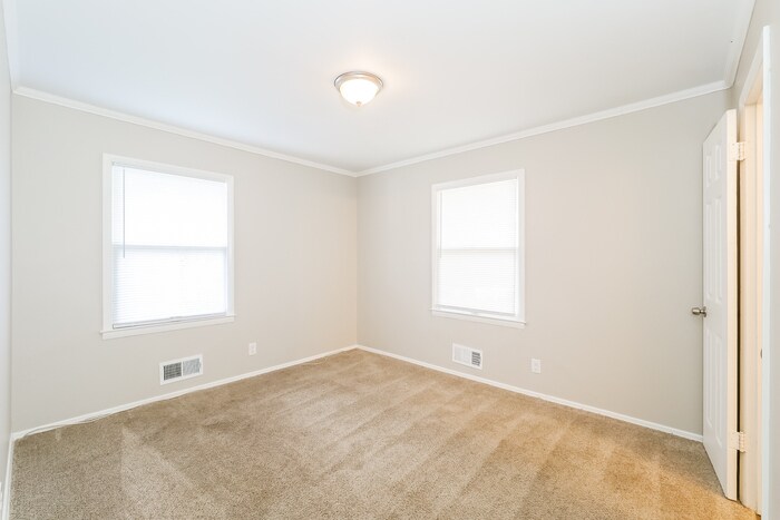 Building Photo - 13624 Spring St