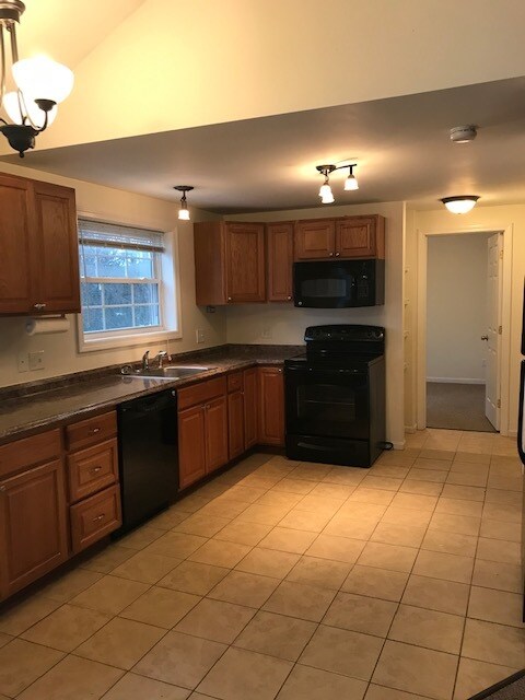 Kitchen - 51 Smithwheel Rd