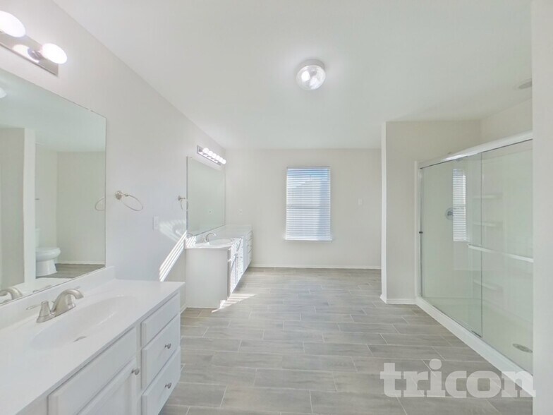 Building Photo - 5020 Caraway Dr