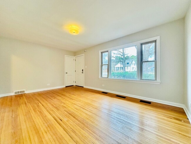 Building Photo - Updated Single-Level 3BD Home in Durham | Large Deck & Patio | Minutes to Duke & I-85