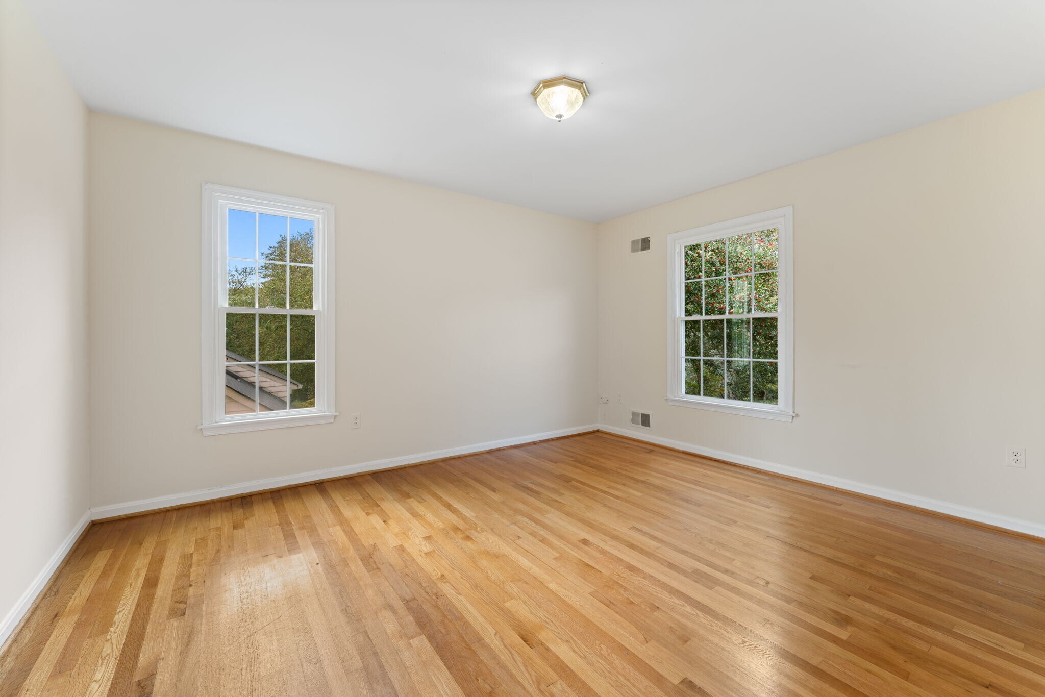2nd bedroom holds queen-sized bed and desck - 9 Snug Hill Ct