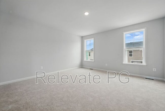Building Photo - 636 Brookwood Glen Terrace