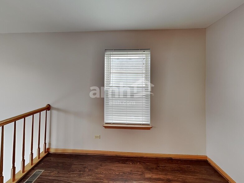 Building Photo - 1907 Arbor Falls Dr