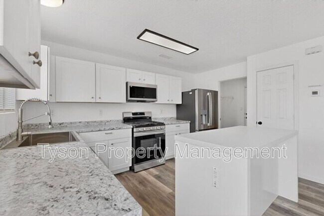 Building Photo - 10339 Vendaval Ave NW
