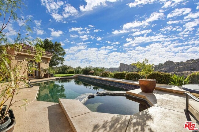 Building Photo - 19 Ranchero Rd