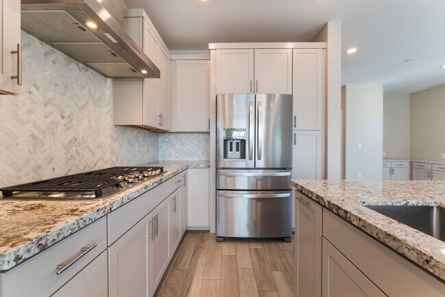 Building Photo - A Meticulously Upgraded Townhouse  *Age Restricted 55+