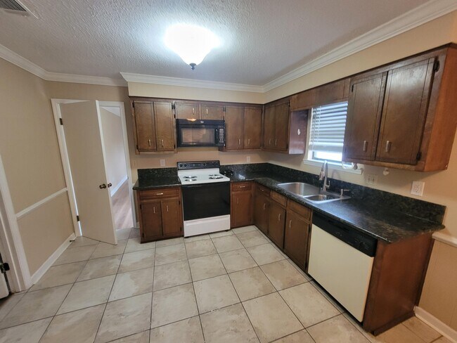 Building Photo - 117 Glenora Ct