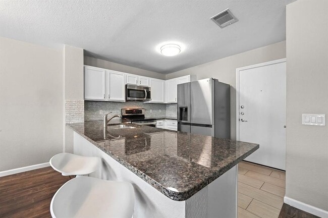 Building Photo - 1414 Strickland Dr