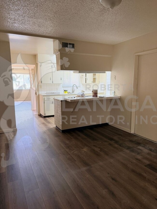 Building Photo - 2678 Hoover Ct