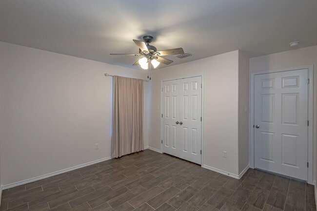 Building Photo - 3622 Octavia Dr