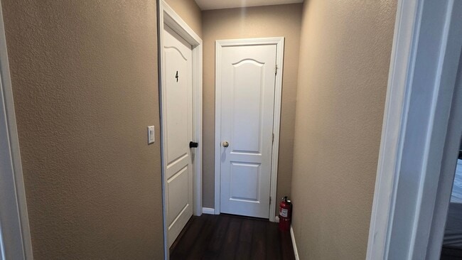 Building Photo - 2 story, 2 car garage, 5 bedroom, coveredpatio, All appliances. move in ready home with solar inc...