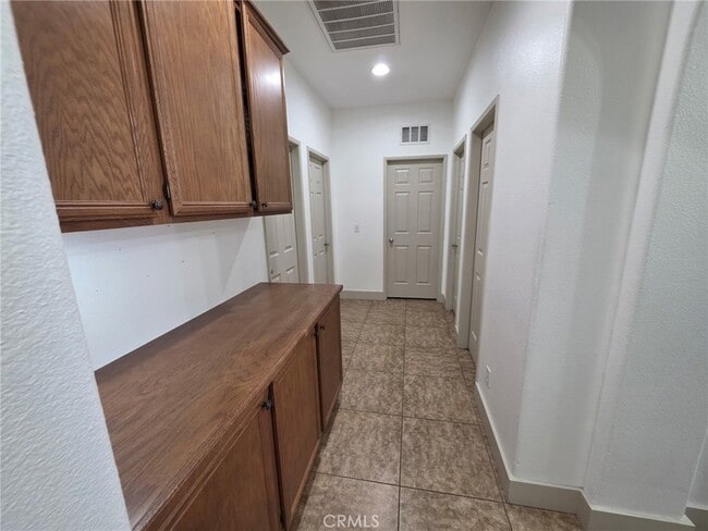 Building Photo - 15895 Green Acres Ct