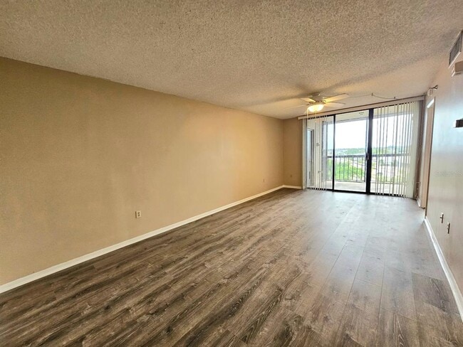 Building Photo - 21405 Olean Blvd