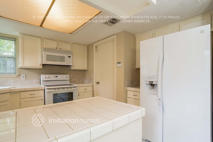 Building Photo - 7022 Fox Knoll Ln