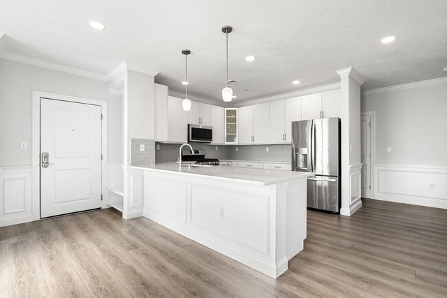 Building Photo - 320 Middlesex Ave