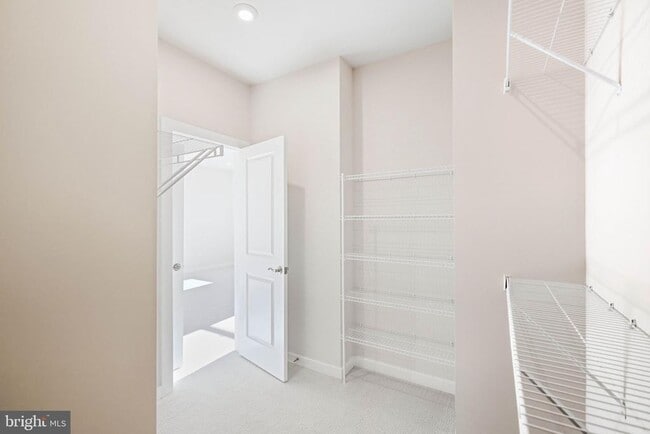 Building Photo - 1017 Venifena Terrace SE