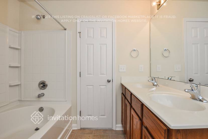 Building Photo - 251 Chadford Pl