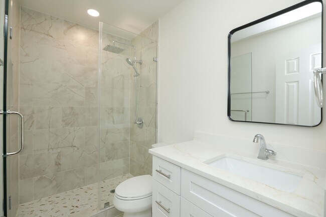 Building Photo - 1115 Augusta Dr