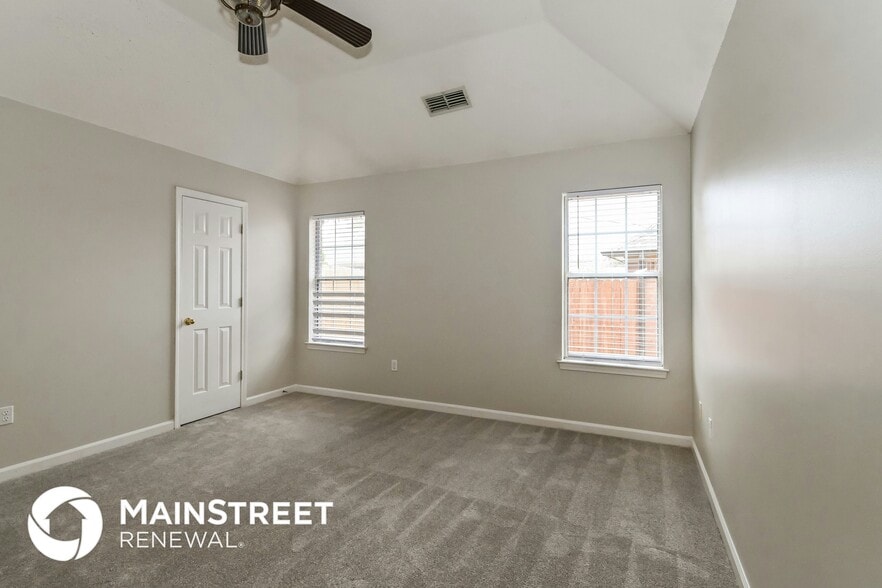 Building Photo - 5545 Annandale Dr