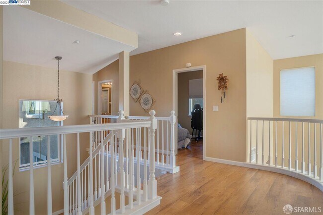 Building Photo - 699 Flemish Ct