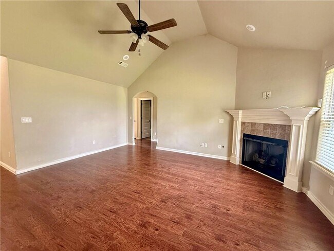 Building Photo - 1010 Messina Way