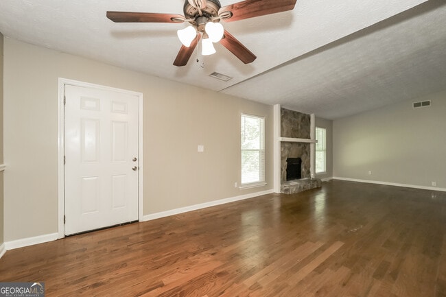 Building Photo - 8524 Cedar Creek Ridge